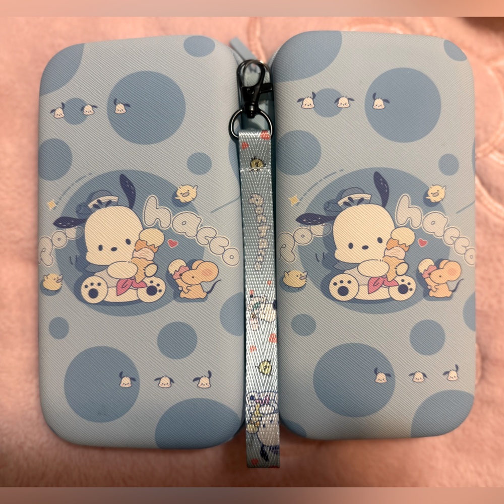 🆕 Nwot Sanrio Pochacco hardcover case